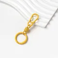 Primo piano del portachiavi in lega di zinco giallo macaron con moschettone a molla. - Mini Portachiavi Moschettone a Molla (AC4948) / 1 set / Giallo