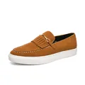Mocasines de ante marrón para hombre con flecos y un elegante detalle de hebilla metálica - 38 / Estilo de Zapatilla de Deporte con Borlas (0181) / Marrón