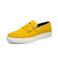 Mocasines modernos de gamuza amarilla para hombre con flecos y hebilla de metal dorado - 38 / Estilo de Zapatilla de Deporte con Borlas (0181) / Amarillo