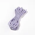 Vue détaillée d'une corde en coton tressé bicolore violet et blanc pour travaux manuels - Blanc Violet Clair