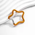 Gros plan détaillé d'un mousqueton en alliage d'aluminium orange en forme d'étoile - Style Étoile / 1 Pièce (Environ 47 * 50,5 mm) / Orange
