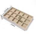 Beige fluwelen sieradentray met 15 vakken en gedetailleerde metrische afmetingen in mm - 15 Rasters / 1 Stuks/Verpakking (123.5x210x23.5mm) / Beige
