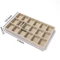 Beige fluwelen sieradenlade met 18 compartimenten, afmetingen 210x123,5 mm groot - 18 Vakken / 1 Stuks/Verpakking (123.5x210x23.5mm) / Beige