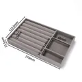 Grijze fluwelen sieraden tray met multi-compartiment afmetingen voor ringen - Bakje met 3 vakken / 1 Stuks/Verpakking (123.5*210*23.5mm) / Grijs