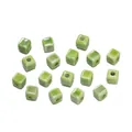 Cuentas cuadradas de cerámica verde claro para joyería hecha a mano y pulseras DIY - 6,5 mm (20 piezas) / Verde Hierba