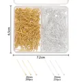 Détail de 400 tiges à œil de 20mm dorées et argentées dans une boîte de rangement transparente - Kit de Tiges à Œillet en Cuivre 2 Grilles / 6.5x7.2cm / Or et Argent