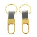 Portachiavi per auto in metallo dorato con cinturino in pelle grigia e anello - Circa 3*8cm / Tono Oro + Grigio