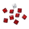 Vierkante rode glazen strass-steentjes met puntige achterkant voor nail art - 10 Stuks Verpakking / Donkerrood