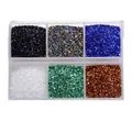 Caja de seis compartimentos con piedras de cristal natural trituradas en varios colores. - Set 6 Colores 5 / Caja de 6 rejillas