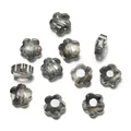 Elegantes cuentas de flores de vidrio cristal gris humo facetado para joyería artesanal. - 10 piezas/paquete (4x8x8mm) / Gris oscuro
