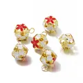 Gouden holle bloembellen met rood en wit emaille voor het maken van DIY sieraden projecten - Rood