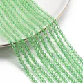 Primo piano di perle di cristallo sfaccettate verdi da 3 mm per gioielli fai-da-te. - 1 Filo (Circa 127 Pezzi), Diametro 3mm/Foro 0.8mm / Verde chiaro