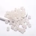 Primo piano di perline a cuore perlato per materiali di creazione gioielli - Stile Cuore Perlato / 30 Pezzi/Confezione / Bianco