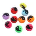 Detailansicht bunter Yin-Yang-Rundperlen aus Acryl für die DIY-Armbandherstellung - Schwarze Acryl-Tai-Chi-Perlen / 10 Stück/Packung (10mm) / Mehrfarbig
