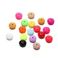 Nahaufnahme verschiedener bunter Acryl-Rundperlen für die DIY-Armband-Schmuckherstellung - Acryl-Flachradperlen / 50 Pieces (5*10mm) / Mehrfarbig
