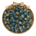 Detalle de cuentas de vidrio craquelado azul y dorado de 10 mm en una bandeja dorada - Naranja Y Azul Oscuro Bicolor