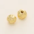 Due perle distanziatrici testurizzate riempite d'oro 18K per bracciali e gioielli DIY - Stile F (Perla Rotonda Texturizzata) / 5 Pezzi (5.5x6mm) / Oro 18K