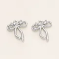 Eleganti orecchini a lobo a forma di fiocco in argento con pietre di zircone cubico - Stile H (Fiocco a Righe Diagonali) / 2 Pezzi (12.5x14.5mm) / Oro bianco