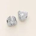 Ciondolo a cuore in argento con superficie testurizzata e zirconi per gioielli fai da te - Stile L (Riga Diagonale a Cuore) / 5 Pezzi (4.5*5mm / Foro 1.5mm) / Oro bianco