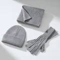 Ensemble d'hiver en laine tricotée avec écharpe grise, bonnet et gants torsadés - Ensemble 3 Pièces Gris / Taille unique / Gris