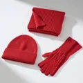 Ensemble d'hiver 3 pièces en pure lana rouge avec bonnet, écharpe et gants tricotés - Rouge de Chine