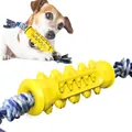 Detailweergave van geel kauwspeeltje voor honden met noppen en duurzaam gevlochten touw - Geel