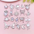 Set aus weißen Legierungs- und Glasanhängern in Herz-Mond-Schmetterlingsform für DIY-Schmuck - Weiße Serie 20er Set (SN1814)