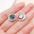 Pendentif lune céleste en argent avec pierre de galaxie bleue et détails cristal - Planète Lune (28191) / 1 Pièce (17x13.5x4mm) / Bleu