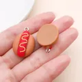 Μινιατούρα hot dog γούρια για DIY κατασκευή κοσμημάτων, σκουλαρίκια και χειροτεχνίες - Ψωμάκι Hot Dog (17082) / 1 Τεμάχιο (17x25mm)