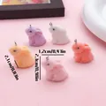Vue détaillée de breloques lapins colorées en peluche avec annotations de dimensions. - Ensemble de 5 Couleurs Lapin à Longues Oreilles Assis Latéralement (SN1747) / 5 Pièces