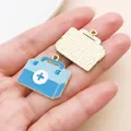 Blaue Emaille medizinische Erste-Hilfe-Taschenanhänger für DIY Schmuckzubehör - Medizinschrank Anhänger (27863)