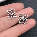 Breloques fleur de loto argent antique pour création de bijoux yoga personnalisés. - Lotus de Yoga en Argent Antique (8440)