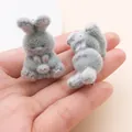 Mignon pendentif lapin en résine floqué gris mère-enfant pour porte-clés et sacs DIY - Lapin Mère-Enfant (27697) / 1 Pièce / Gris