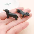 Miniaturen van hars teckels voor DIY sleutelhangers of accessoires voor telefoonhoes - Zwarte Hars Teckel (27560) / 1 Stuk (21x10x29mm)