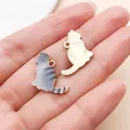 Cat-shaped enamel jewelry charm with grey tabby print and gold finish - Enamel Printed Cat (27752) / 1 Piece/Pack (18x18mm) / Gray