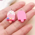 Colante de helado de resina rosa con corazones para creación de joyas artesanales. - Paleta de Corazón (24299)