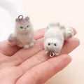 Lindos colgantes de gato blanco flocados para joyas DIY y llaveros, accesorios suaves - Gato Ragdoll (27483) / 1 unidad (30x24.5x23mm) / Blanco