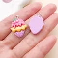 Lindo colgante de cono de helado de resina pastel para joyería DIY y llaveros - Cono de Cereza (24478)