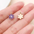 Pendentif fleur en émail violet pour la fabrication de boucles d'oreilles et bracelets - Fleur (14773)