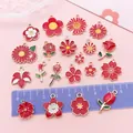 Assortiment de breloques fleurs rouges en émail et roses avec règle pour la taille - Ensemble de Fleurs Rouges (SN1726)
