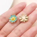 Emaille meerblauw madeliefje bloem bedeltje voor DIY sieraden maken van oorbellen - Blauw En Geel Madeliefje (19606)