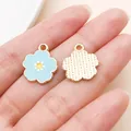 Lichtblauwe emaille bloemenbedeltjes voor DIY oorbellen en armbanden sieraden maken - Bloembladal Bloem (24825)