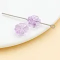 Primer plano de cuentas de vidrio morado de 10 mm con forma de flor para bisutería DIY. - Púrpura Transparente