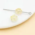 Primer plano de cuentas de trébol de cristal ámbar de 10mm para hacer joyas artesanales - Clover Shape (26727) / 1 Pieza/Paquete (10x10mm) / Amarillo Mate