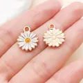 Paar witte emaille madeliefje bedeltjes voor DIY sieraden, voor- en achterkant beeld - Druppelolie Klein Madeliefje (14789)