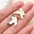 Detaillierte Nahaufnahme von Möwen-Anhängern aus Emaille für DIY-Schmuckherstellung - 1 Stück (15x18mm)