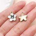 Prachtige witte emaille kersenbloesem bedels voor het maken van DIY sieraden en armbanden - Druppelolie Klein Madeliefje Sakura (19630)