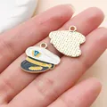 Nautischer Emaille-Anhänger Kapitänsmütze in Weiß und Gold für DIY Schmuckdesign - 1 Stück (17x19mm)