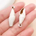 Colgantes de caracol de acrílico blanco con borde marrón para joyas DIY - Colgante de Concha Marina (27371) / 1 Pieza (30x9mm) / Blanco