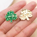 Ciondolo a quadrifoglio in smalto verde con scritta Lucky per creazione di gioielli fai da te - Trifoglio LUCKY (27267)